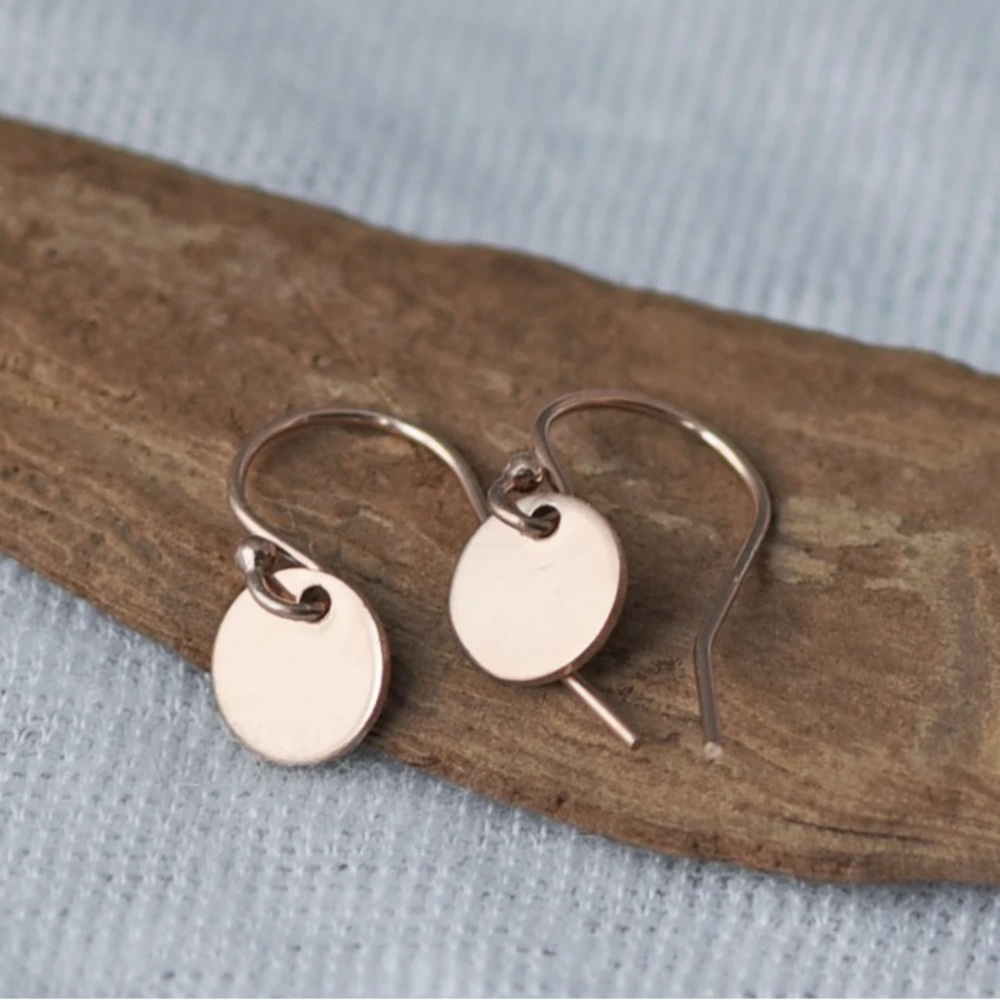 🌹14k rose gold fill dainty drop disc earrings.